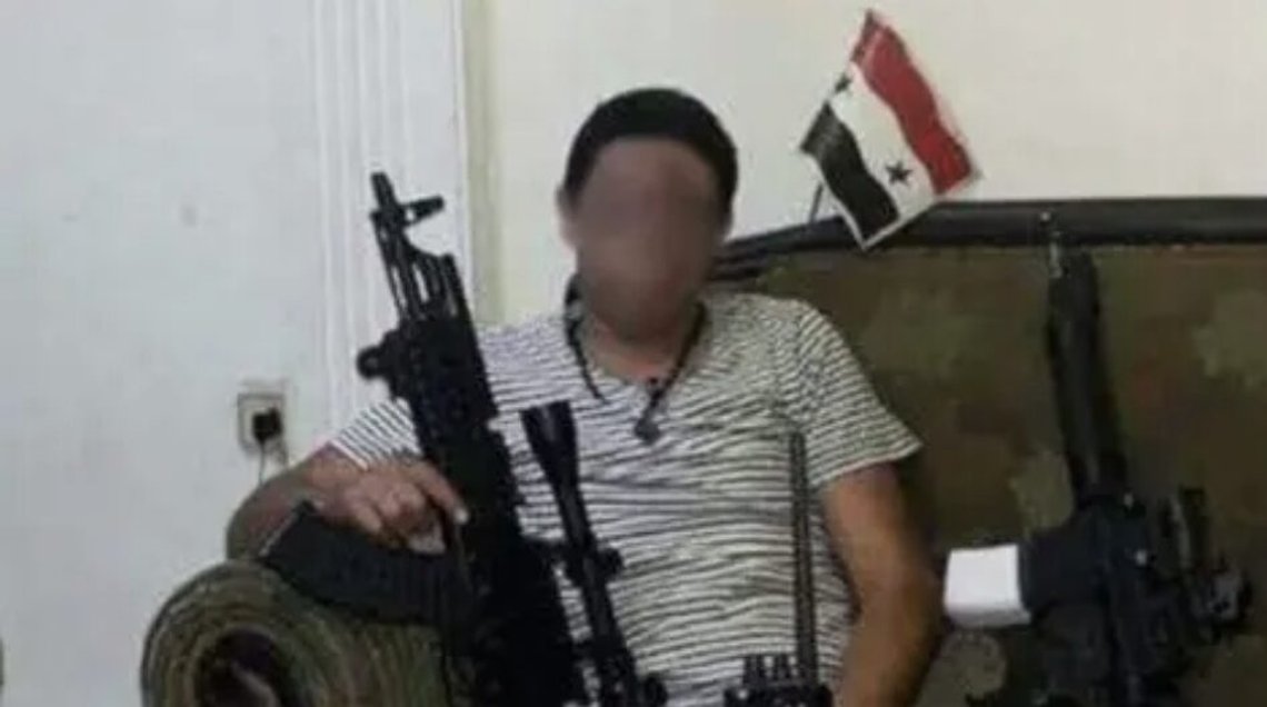 Jamal er kjent i nabolaget Yarmouk i sørlige Damaskus som en farlig militsleder. Han bor nå i Sverige. Foto: Privat Jamal er kjent i nabolaget Yarmouk i sørlige Damaskus som en farlig militsleder. Han bor nå i Sverige. Foto: Privat