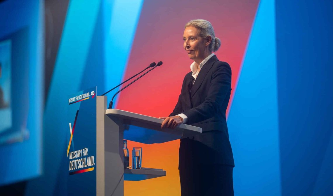 Alice Weidel taler til AfD-landsmøtet i Erfurt den 4. juli 2026. Foto: Alice Weidels Facebook. Alice Weidel taler til AfD-landsmøtet i Erfurt den 4. juli 2026. Foto: Alice Weidels Facebook.