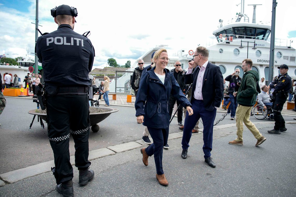 Lena Kotré fra Alternative für Deutschland (AfD) opplevde norsk voldsvenstre da hun besøkte Norgesdemokratenes remigrasjonskonferanse i Oslo i august 2025. Til helgen vil hun trolig oppleve noe langt verre på AfDs partikonferanse.Foto: Stian Lysberg Solum / NTB Lena Kotré fra Alternative für Deutschland (AfD) opplevde norsk voldsvenstre da hun besøkte Norgesdemokratenes remigrasjonskonferanse i Oslo i august 2025. Til helgen vil hun trolig oppleve noe langt verre på AfDs partikonferanse.Foto: Stian Lysberg Solum / NTB
