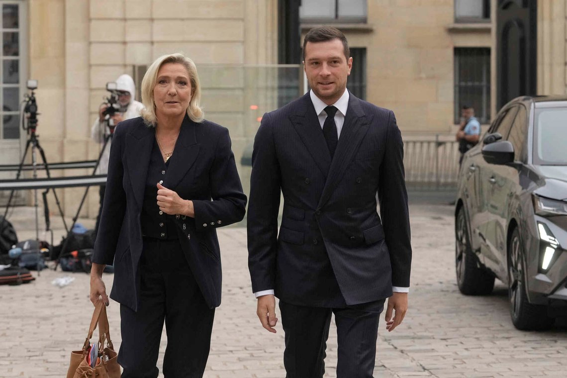 Marine Le Pen og partileder Jordan Bardella ved en tidligere anledning. Foto: Thibault Camus / AP / NTB Marine Le Pen og partileder Jordan Bardella ved en tidligere anledning. Foto: Thibault Camus / AP / NTB