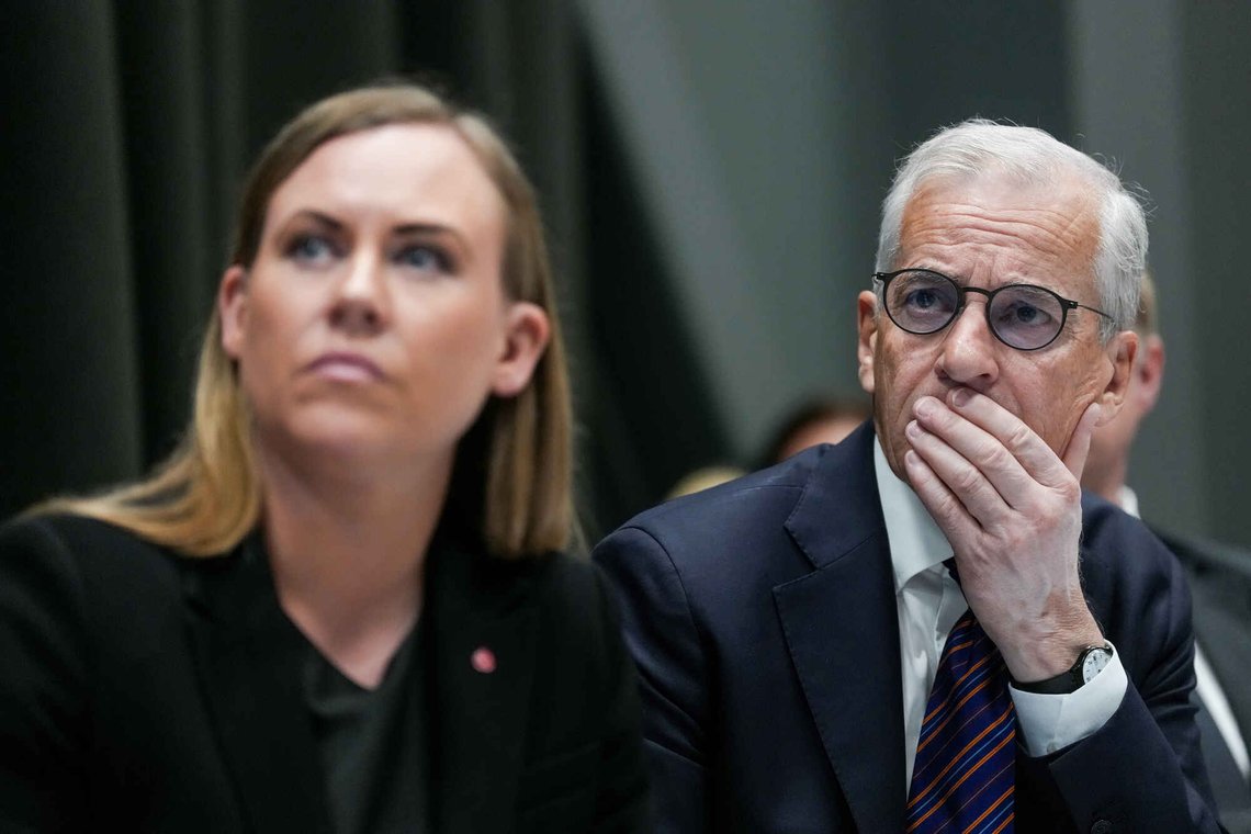 Oslo 20260529.
Jonas Gahr Støre og barne- og familieminister Lene Vågslid i møte hos Kripos om skadelige nettmiljøer.
Foto: Ole Berg-Rusten / NTB Oslo 20260529.
Jonas Gahr Støre og barne- og familieminister Lene Vågslid i møte hos Kripos om skadelige nettmiljøer.
Foto: Ole Berg-Rusten / NTB
