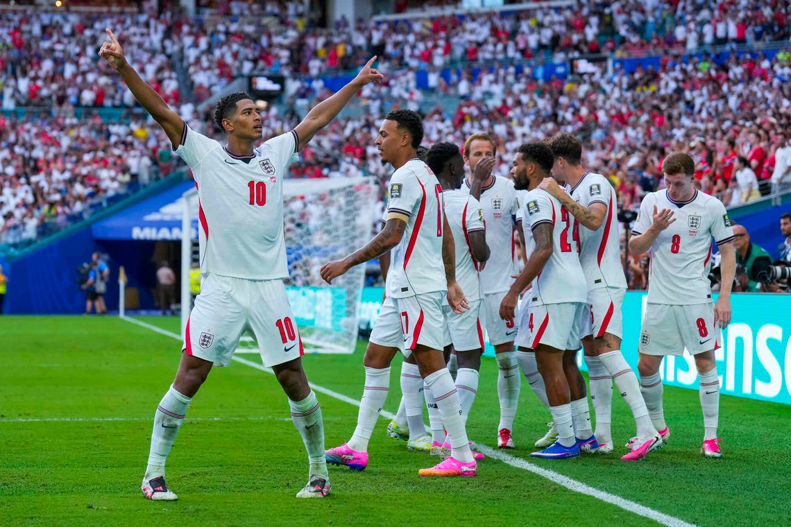 Jude Bellingham ble den store helten da han med sine to scoringer senket Norge i VM-kvartfinalen da England vendte norsk ledelse til seier 2-1 etter ekstraomganger. Foto: Fredrik Varfjell / NTB Jude Bellingham ble den store helten da han med sine to scoringer senket Norge i VM-kvartfinalen da England vendte norsk ledelse til seier 2-1 etter ekstraomganger. Foto: Fredrik Varfjell / NTB