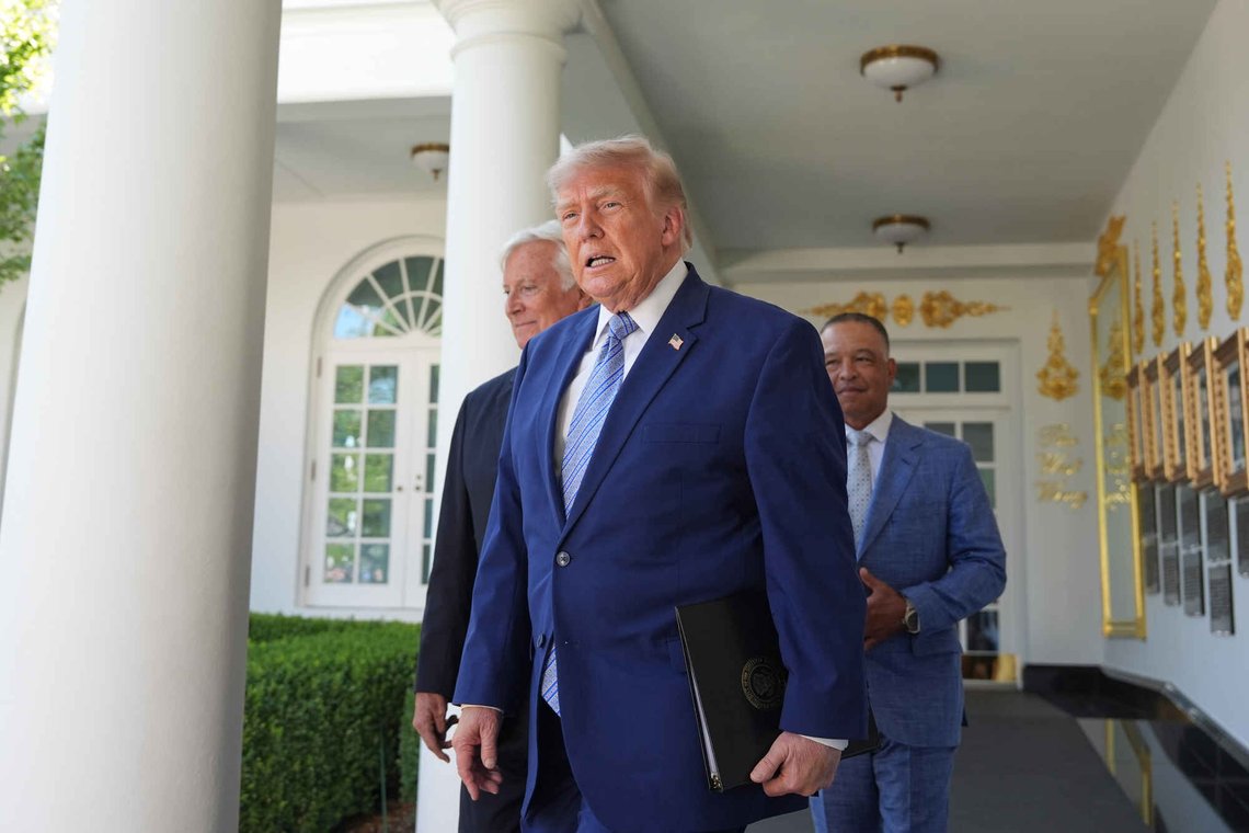 USAs president Donald Trump retter kraftig skyts mot EU etter at de besluttet å bøtelegge Google. Foto: Alex Brandon / AP / NTB. USAs president Donald Trump retter kraftig skyts mot EU etter at de besluttet å bøtelegge Google. Foto: Alex Brandon / AP / NTB.