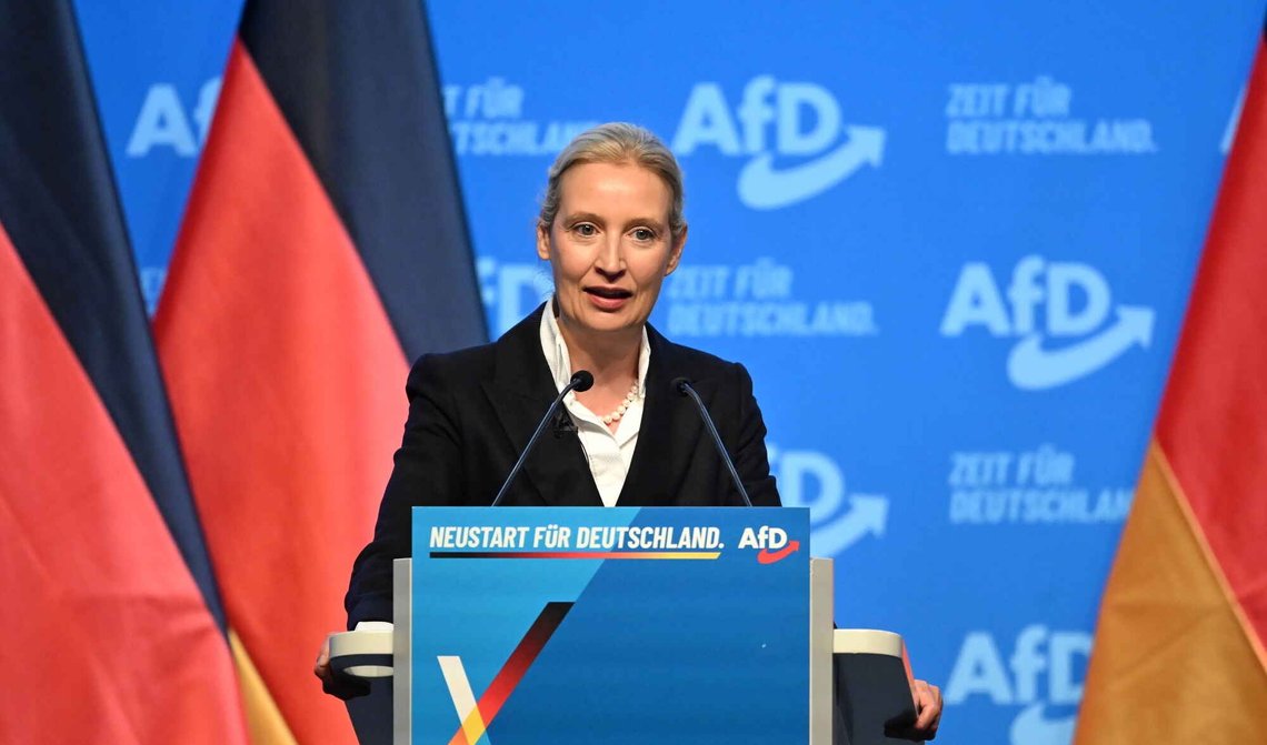 Alice Weidel taler under AfD-landsmøtet i Erfurt den 4. juli 2026. Foto: Katharina Kausche / DPA via AP / NTB. Alice Weidel taler under AfD-landsmøtet i Erfurt den 4. juli 2026. Foto: Katharina Kausche / DPA via AP / NTB.