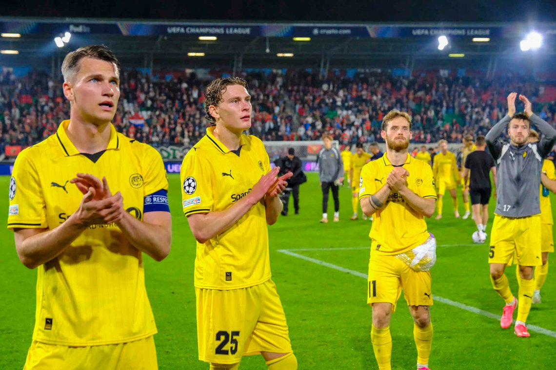 Nijmegen 20260819.
Bodø/Glimts Odin Bjørtuft, Isak Määttä og Ole Didrik Blomberg etter playoff-kampen i Champions League-kvalifiseringen mellom mellom NEC Nijmegen og Bodø/Glimt på Goffertstadion.
Foto: Patrick Post / NTB Nijmegen 20260819.
Bodø/Glimts Odin Bjørtuft, Isak Määttä og Ole Didrik Blomberg etter playoff-kampen i Champions League-kvalifiseringen mellom mellom NEC Nijmegen og Bodø/Glimt på Goffertstadion.
Foto: Patrick Post / NTB