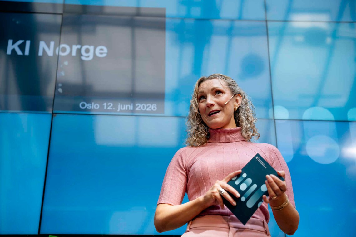 Aldersgrensen i sosiale medier skal håndheves gjennom EUs DSA-regelverk. Det er noe helt nytt, ifølge digitaliseringsminister Karianne Tung (Ap). Foto: Stian Lysberg Solum / NTB Aldersgrensen i sosiale medier skal håndheves gjennom EUs DSA-regelverk. Det er noe helt nytt, ifølge digitaliseringsminister Karianne Tung (Ap). Foto: Stian Lysberg Solum / NTB