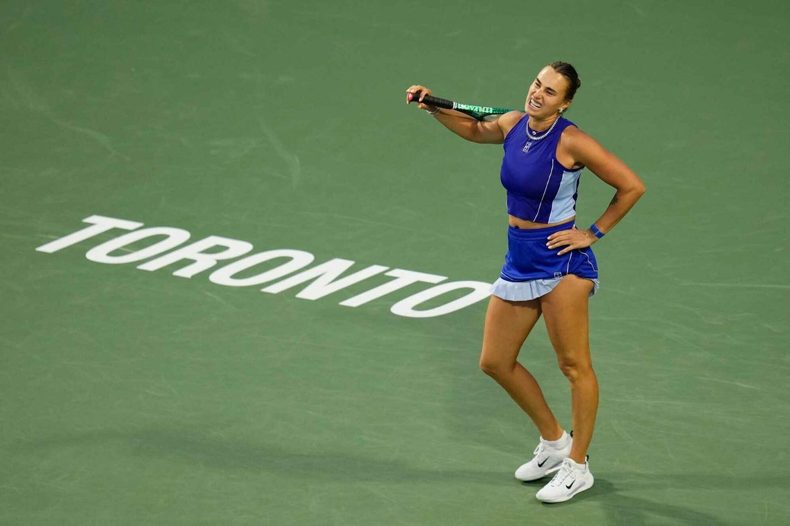 Aryna Sabalenka etter seieren over den japanske spilleren Moyuka Uchijima under en tenniskamp i National Bank Open i Toronto tirsdag 4. august 2026. Foto: Chris Young /The Canadian Press via AP/ NTB Aryna Sabalenka etter seieren over den japanske spilleren Moyuka Uchijima under en tenniskamp i National Bank Open i Toronto tirsdag 4. august 2026. Foto: Chris Young /The Canadian Press via AP/ NTB