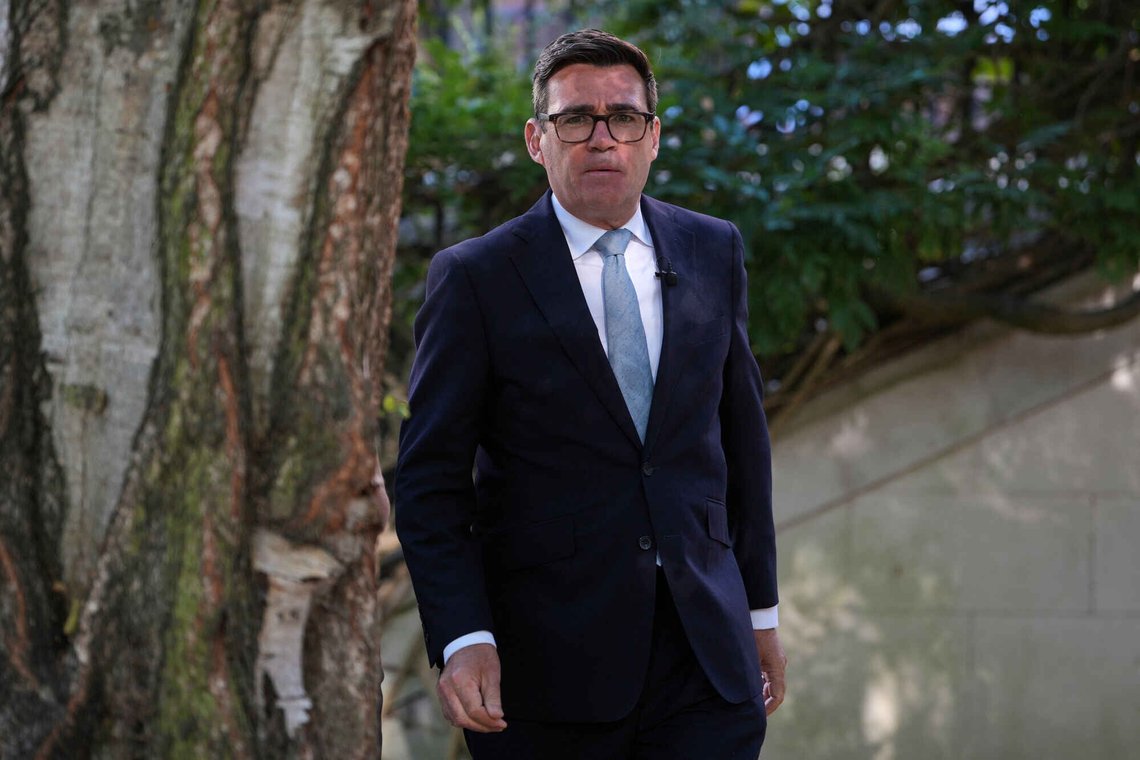 Storbritannias statsminister Andy Burnham har lovet å redusere britenes levekostnader, men den økonomiske utvikling gjør oppgaven vanskelig. Foto: Kin Cheung /AP/ NTB Storbritannias statsminister Andy Burnham har lovet å redusere britenes levekostnader, men den økonomiske utvikling gjør oppgaven vanskelig. Foto: Kin Cheung /AP/ NTB