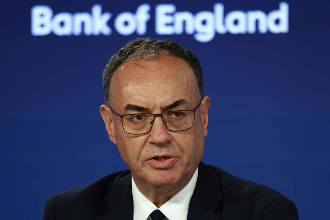 Andrew Bailey, sentralbanksjef i Bank of England, under en pressekonferanse i forbindelse med pengepolitisk rapport i London, torsdag 30. juli 2026. Foto: Henry Nicholls /Pool Photo via AP/ NTB Andrew Bailey, sentralbanksjef i Bank of England, under en pressekonferanse i forbindelse med pengepolitisk rapport i London, torsdag 30. juli 2026. Foto: Henry Nicholls /Pool Photo via AP/ NTB