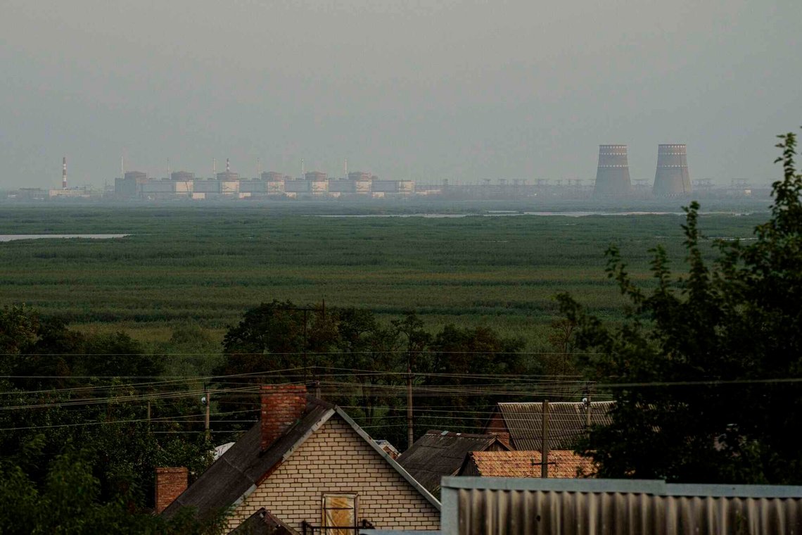 Iran skal ha rammet et britisk energianlegg ved hjelp av et cyberangrep. Men det har minimal effekt, og har ikke gjort i nærheten av skaden som har rammet både ukrainske og russiske kraftverk. Bildet viser kjernekraftverket Zaporizjzja på nordsiden av elva Dnipro i Ukraina. Foto: Jevhen Maloletka /AP/ NTB Iran skal ha rammet et britisk energianlegg ved hjelp av et cyberangrep. Men det har minimal effekt, og har ikke gjort i nærheten av skaden som har rammet både ukrainske og russiske kraftverk. Bildet viser kjernekraftverket Zaporizjzja på nordsiden av elva Dnipro i Ukraina. Foto: Jevhen Maloletka /AP/ NTB