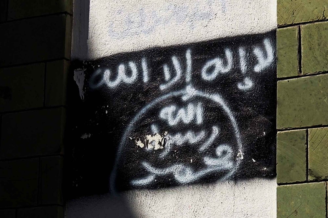 al-Qaida flagget spredte mange redsler rundt om i verden. Nå kan tre av disse terroristene snart være på frifot igjen. Foto: AP/NTB al-Qaida flagget spredte mange redsler rundt om i verden. Nå kan tre av disse terroristene snart være på frifot igjen. Foto: AP/NTB