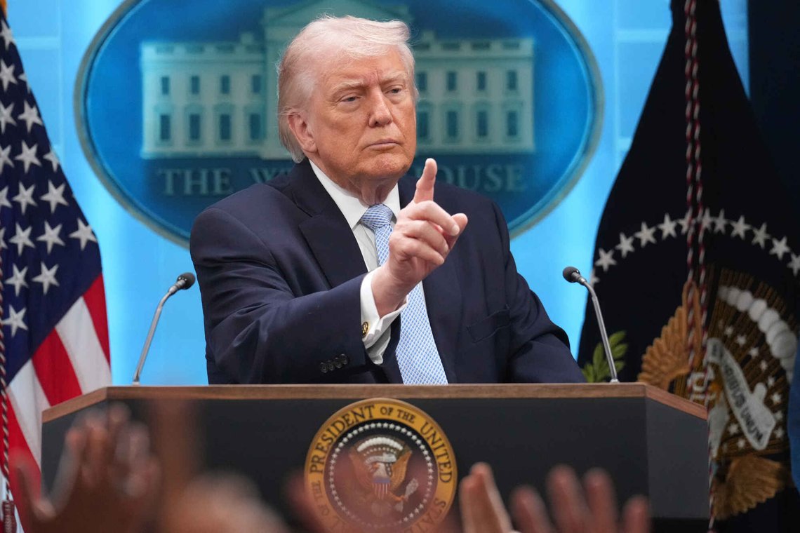 President Donald Trump snakker med journalister under en tidligere pressekonferanse i James Brady Press Briefing Room i Det hvite hus. Foto: AP /Mark Schiefelbein/ NTB President Donald Trump snakker med journalister under en tidligere pressekonferanse i James Brady Press Briefing Room i Det hvite hus. Foto: AP /Mark Schiefelbein/ NTB
