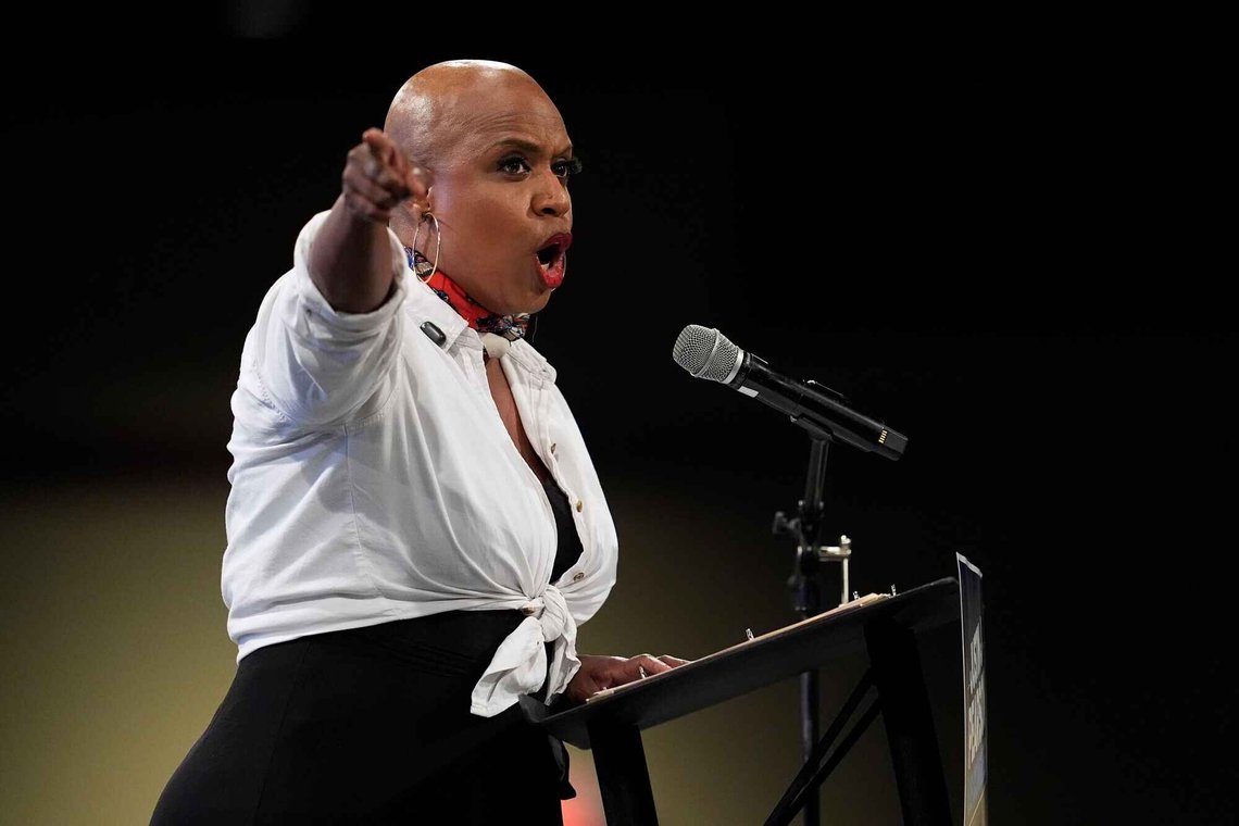 Ayanna Pressley (D) holder tale under et valgkampmøte for den kongresskandidaten Justin J. Pearson (D), fredag 17. juli 2026, i Memphis, Tennessee. Foto: AP /George Walker IV/ NTB Ayanna Pressley (D) holder tale under et valgkampmøte for den kongresskandidaten Justin J. Pearson (D), fredag 17. juli 2026, i Memphis, Tennessee. Foto: AP /George Walker IV/ NTB