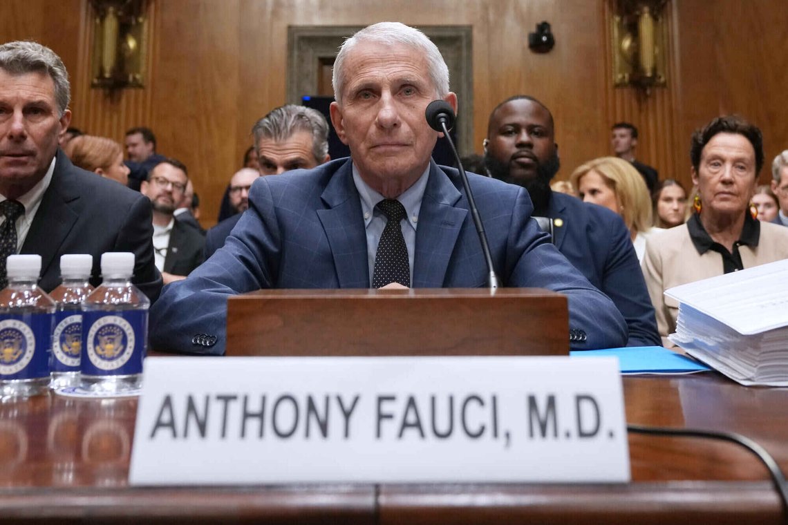 Dr. Anthony Fauci møter foran Senatets utvalg for innenrikssikkerhet og statlige anliggender i Capitol, 29. juli 2026, i Washington. Foto: Allison Robbert, AP-NTB. Dr. Anthony Fauci møter foran Senatets utvalg for innenrikssikkerhet og statlige anliggender i Capitol, 29. juli 2026, i Washington. Foto: Allison Robbert, AP-NTB.