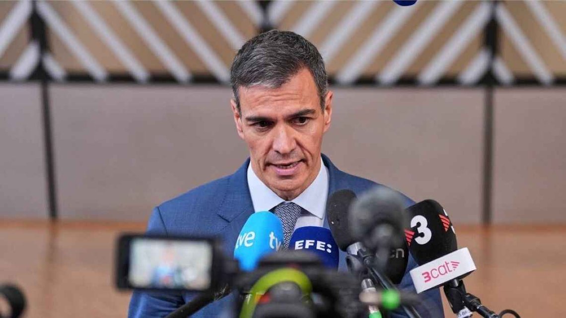 Spanias statsminister, sosialisten Pedro Sánchez, er i hardt vær. Stillbilde YouTube Spanias statsminister, sosialisten Pedro Sánchez, er i hardt vær. Stillbilde YouTube