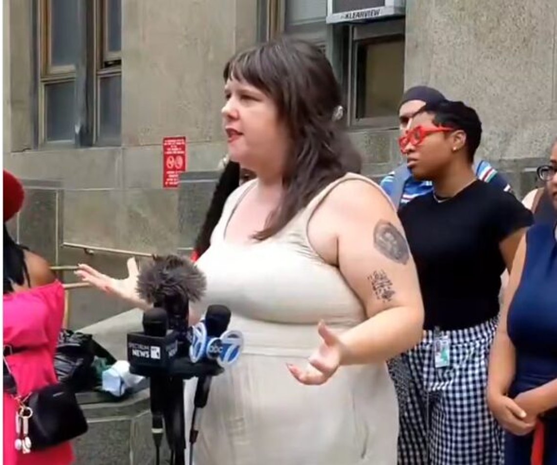 Emily Gallagher representerer Demokratene i New York City. Stillbilde video/ X Emily Gallagher representerer Demokratene i New York City. Stillbilde video/ X