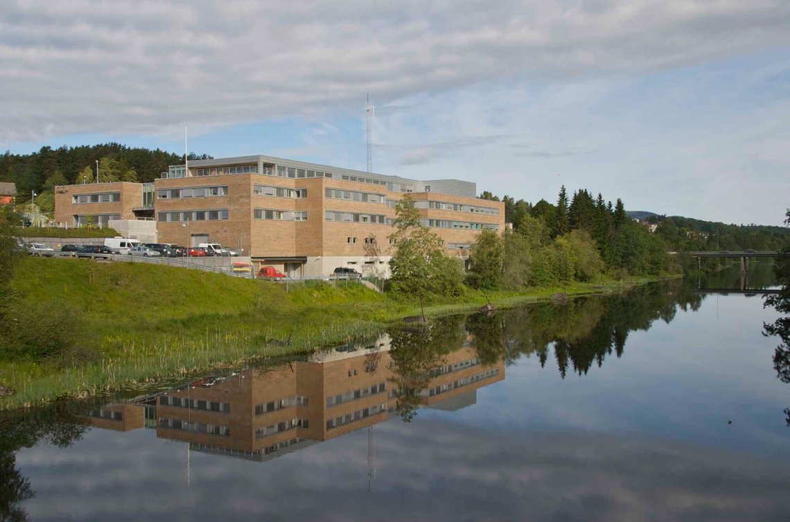 Politihuset i Skien. Foto: Bitjungle /CC BY-SA 3.0/ Wikimedia Politihuset i Skien. Foto: Bitjungle /CC BY-SA 3.0/ Wikimedia