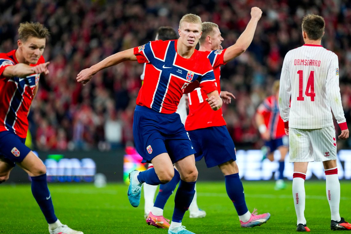 Erling Braut Haaland var som vanlig målfarlig på Ullevaal da Norge endelig slo Danmark. Foto: Cornelius Poppe / NTB Erling Braut Haaland var som vanlig målfarlig på Ullevaal da Norge endelig slo Danmark. Foto: Cornelius Poppe / NTB