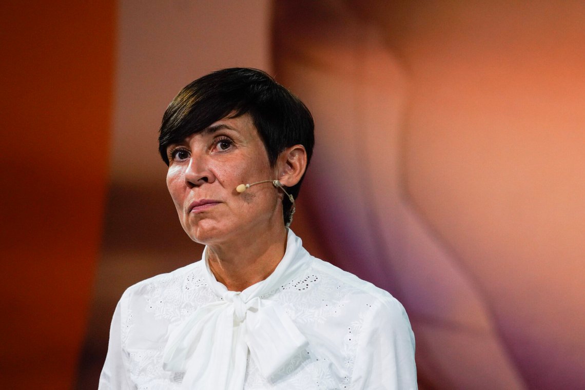 Høyre-leder Ine Eriksen Søreide svarte 23. september på kritikken som har kommet fra flere hold internt i partiet om de høye drivstoffprisene. Men i distriktene mister partiledelsen støtte og oppslutning. Foto: Ole Berg-Rusten / NTB Høyre-leder Ine Eriksen Søreide svarte 23. september på kritikken som har kommet fra flere hold internt i partiet om de høye drivstoffprisene. Men i distriktene mister partiledelsen støtte og oppslutning. Foto: Ole Berg-Rusten / NTB