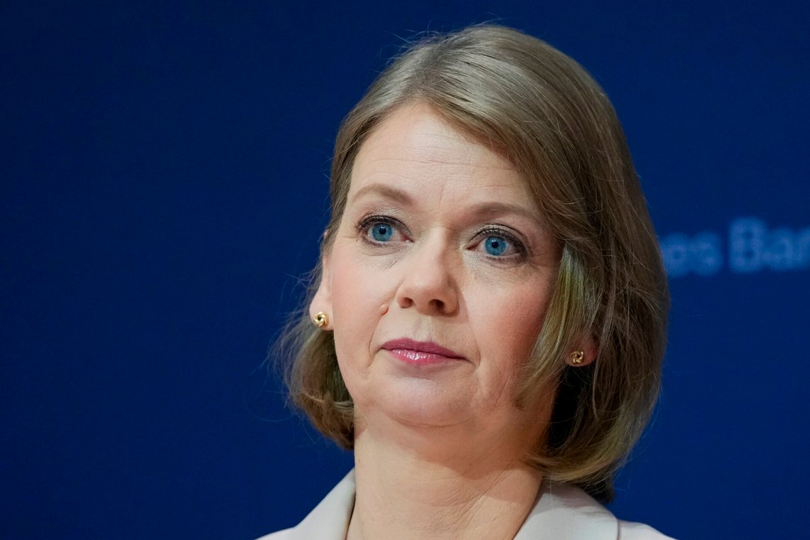 Oslo 20260618.
Sentralbanksjef Ida Wolden Bache presenterer rentebeslutningen fra komiteen for pengepolitikk og finansiell stabilitet.
Foto: Amanda Pedersen Giske / NTB Oslo 20260618.
Sentralbanksjef Ida Wolden Bache presenterer rentebeslutningen fra komiteen for pengepolitikk og finansiell stabilitet.
Foto: Amanda Pedersen Giske / NTB