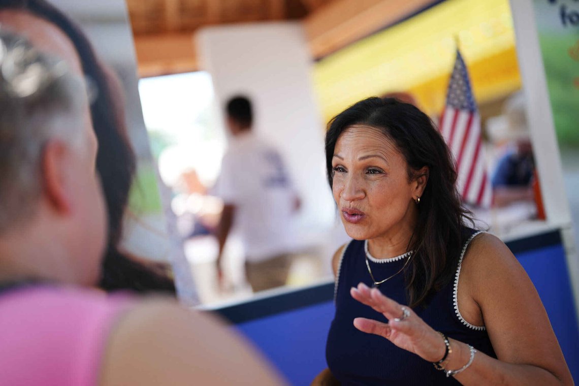 Lisa Demuth er Republikanernes kandidat til guvernørvalget i Minnesota. Hennes motstander blir Amy Klobuchar, som i dag representerer delstaten i Senatet. Foto: AP /Ellen Schmidt/ NTB Lisa Demuth er Republikanernes kandidat til guvernørvalget i Minnesota. Hennes motstander blir Amy Klobuchar, som i dag representerer delstaten i Senatet. Foto: AP /Ellen Schmidt/ NTB