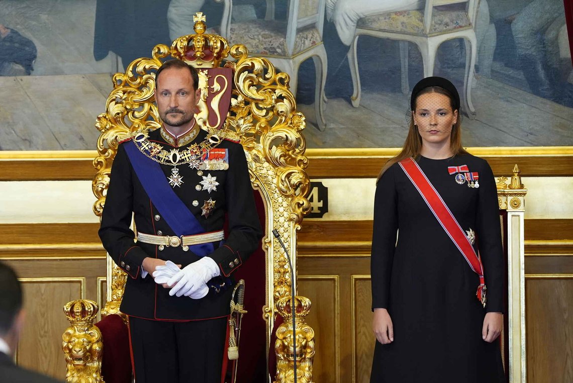 Oslo 20260901.
Kong Haakon VIII avlegger ed i henhold til Grunnloven i Stortinget tirsdag. Ved edsavleggelsen lover og sverger kongen å regjere Norge i tråd med landets konstitusjon og lover.
Foto: Lise Åserud / NTB / POOL Oslo 20260901.
Kong Haakon VIII avlegger ed i henhold til Grunnloven i Stortinget tirsdag. Ved edsavleggelsen lover og sverger kongen å regjere Norge i tråd med landets konstitusjon og lover.
Foto: Lise Åserud / NTB / POOL