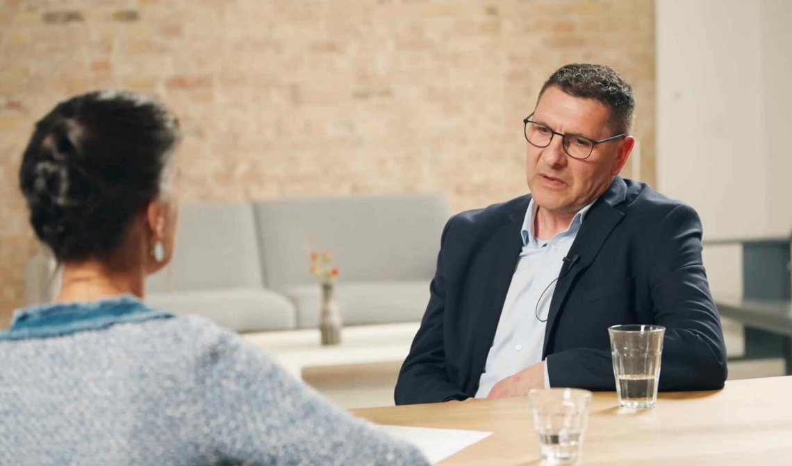 Thomas Schulze i et videomøte med Sahra Wagenknecht. Stillbilde: BSW Bund og BSW Sachsen-Anhalt. Thomas Schulze i et videomøte med Sahra Wagenknecht. Stillbilde: BSW Bund og BSW Sachsen-Anhalt.