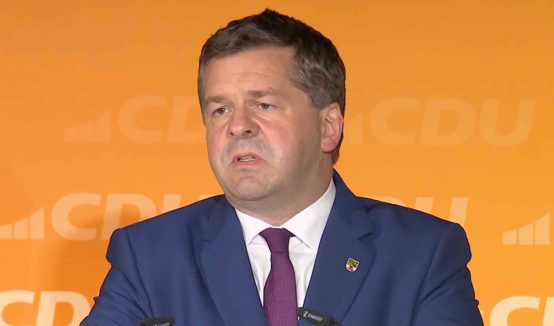 Sven Schulze taler etter offentliggjøringen av valgdagsmålingene i Sachsen-Anhalt den 6. september 2026. Stillbilde: Die Welt. Sven Schulze taler etter offentliggjøringen av valgdagsmålingene i Sachsen-Anhalt den 6. september 2026. Stillbilde: Die Welt.