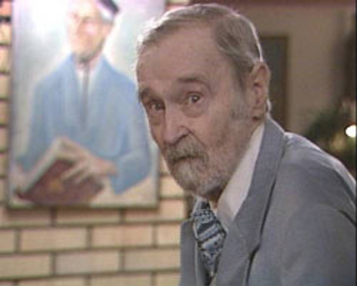 Bendik Riis på 73-årsdagen 20. november 1984. Privat foto, hentet fra: https://commons.wikimedia.org/wiki/File:840000fodselsdag2.jpg. Bendik Riis på 73-årsdagen 20. november 1984. Privat foto, hentet fra: https://commons.wikimedia.org/wiki/File:840000fodselsdag2.jpg.
