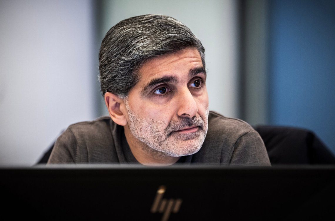 Oslo 20261027.
Terrortiltalt Arfan Bhatti under prosedyrene i rettssaken mot Arfan Bhatti tirsdag.
Foto: Ole Berg-Rusten / NTB Oslo 20261027.
Terrortiltalt Arfan Bhatti under prosedyrene i rettssaken mot Arfan Bhatti tirsdag.
Foto: Ole Berg-Rusten / NTB