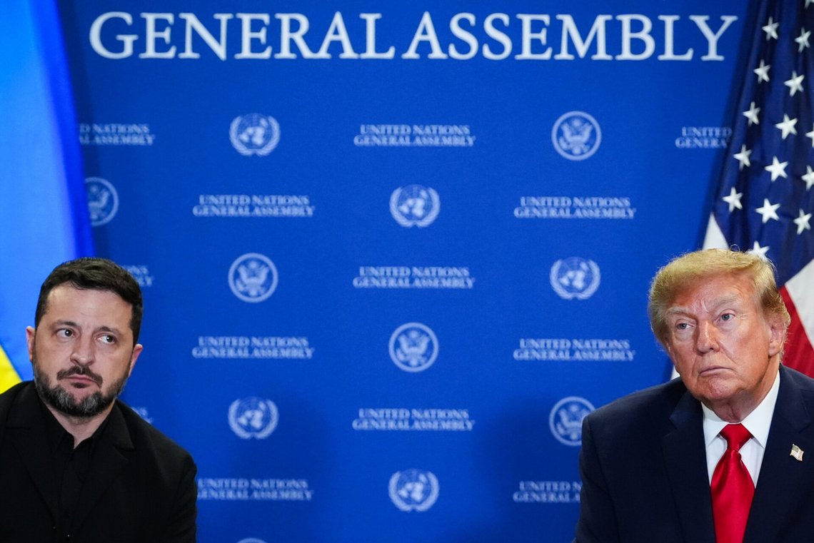 Trump og Zelenskyj i FN-hovedkvarteret i New York den 22. september 2026. Foto: ,Julia Demaree Nikhinson / AP / NTB. Trump og Zelenskyj i FN-hovedkvarteret i New York den 22. september 2026. Foto: ,Julia Demaree Nikhinson / AP / NTB.