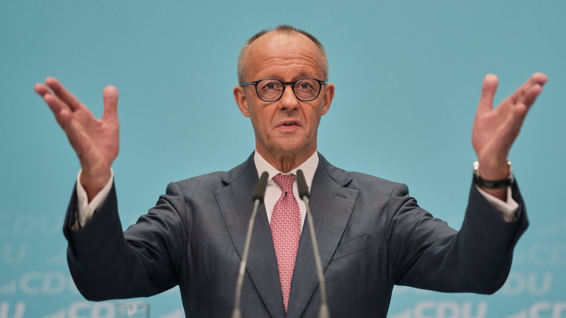 Tysklands forbundskansler Friedrich Merz og hans regjering sliter med motbakker i alle retninger. Foto: Markus Schreiber / AP / NTB Tysklands forbundskansler Friedrich Merz og hans regjering sliter med motbakker i alle retninger. Foto: Markus Schreiber / AP / NTB