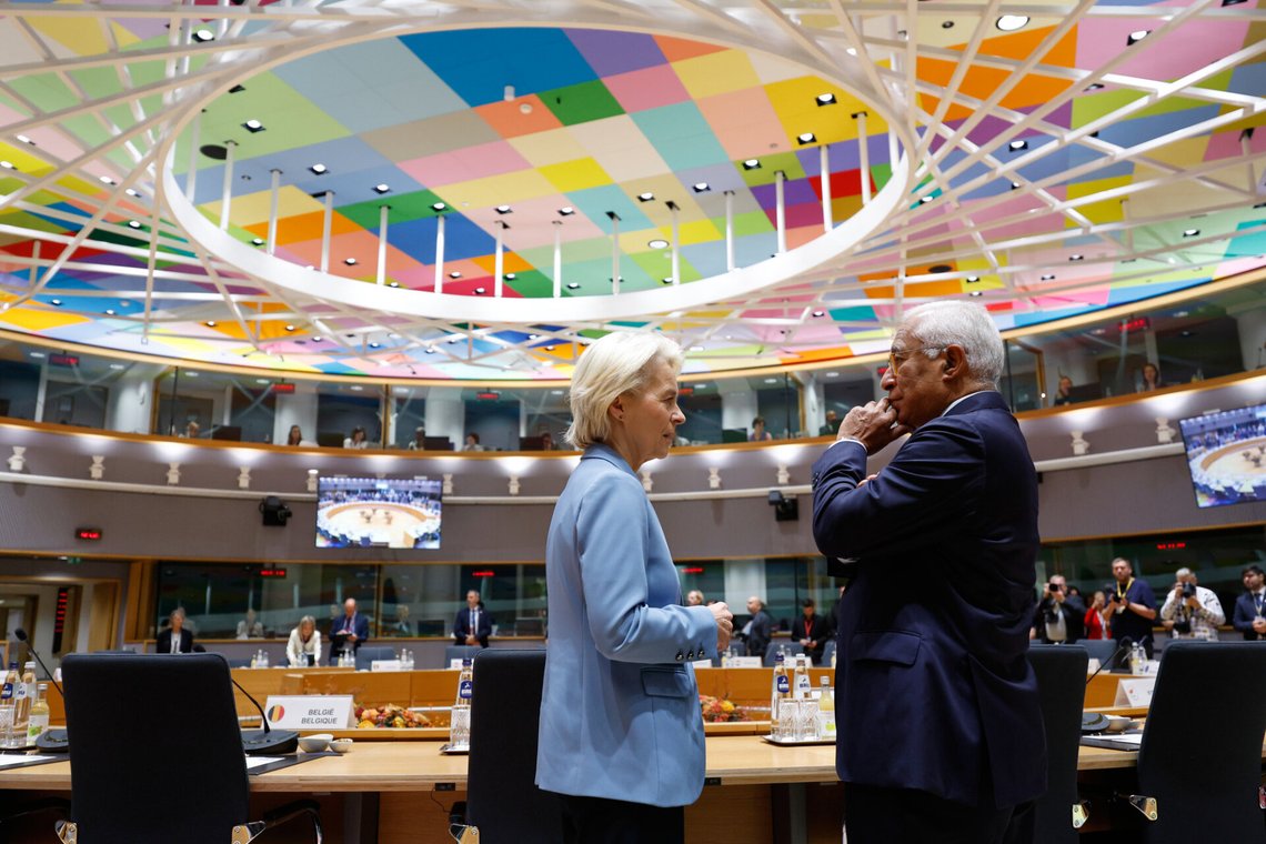 Brussel-mafiaen, her representert ved EU-kommisjonens leder Ursula von der Leyen og EU-president Antonio Costa, ønske å få vedtatt et nytt langtidsbudsjett for EU før presidentvalget i Frankrike. Marine Le Pen sier nei. Foto: AP / NTB Brussel-mafiaen, her representert ved EU-kommisjonens leder Ursula von der Leyen og EU-president Antonio Costa, ønske å få vedtatt et nytt langtidsbudsjett for EU før presidentvalget i Frankrike. Marine Le Pen sier nei. Foto: AP / NTB