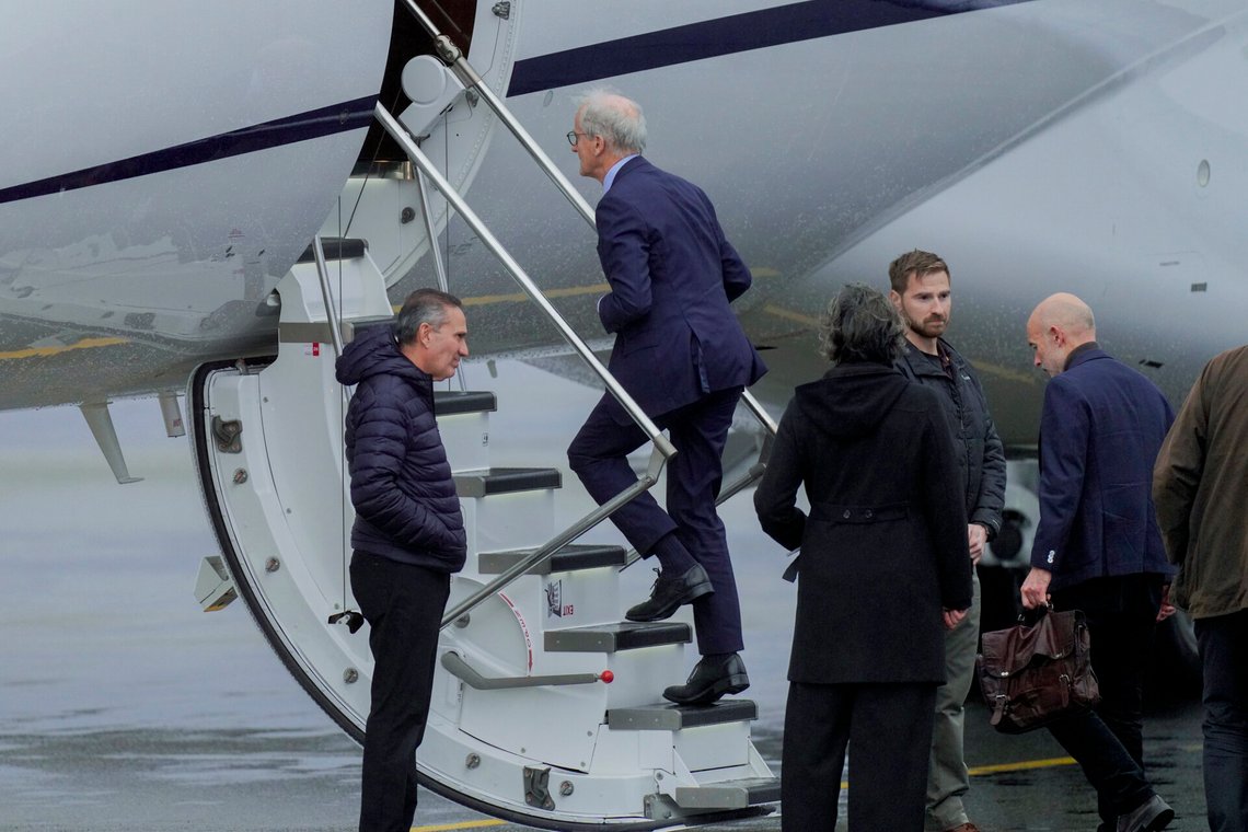Statsminister Jonas Gahr Støre møtte USAs spesialutsending Steve Witkoff på Oslo lufthavn onsdag. Foto: Jonas Been Henriksen / NTB Statsminister Jonas Gahr Støre møtte USAs spesialutsending Steve Witkoff på Oslo lufthavn onsdag. Foto: Jonas Been Henriksen / NTB
