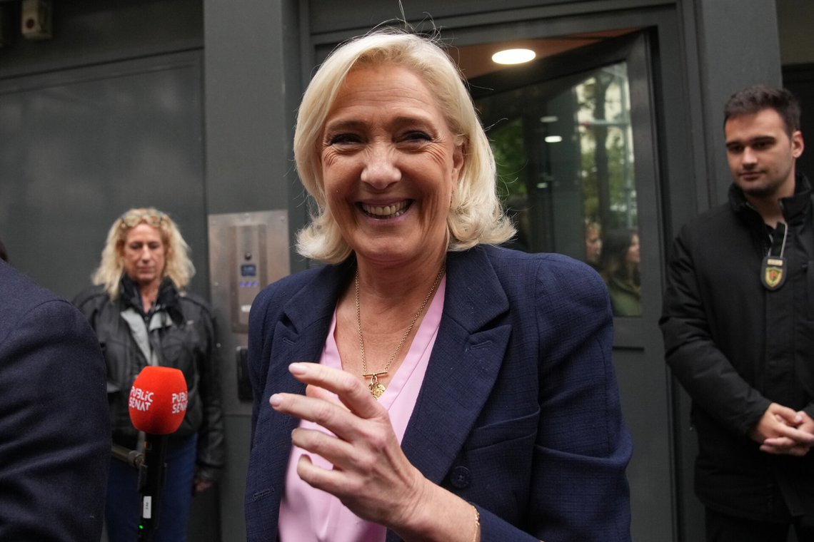 – Finnes ikke et bedre valgkampbudskap, sier Tommy Robinson om den nye målingen. Marine Le Pen ligger godt an til presidentvalget i Frankrike. (AP Photo/Christophe Ena) – Finnes ikke et bedre valgkampbudskap, sier Tommy Robinson om den nye målingen. Marine Le Pen ligger godt an til presidentvalget i Frankrike. (AP Photo/Christophe Ena)