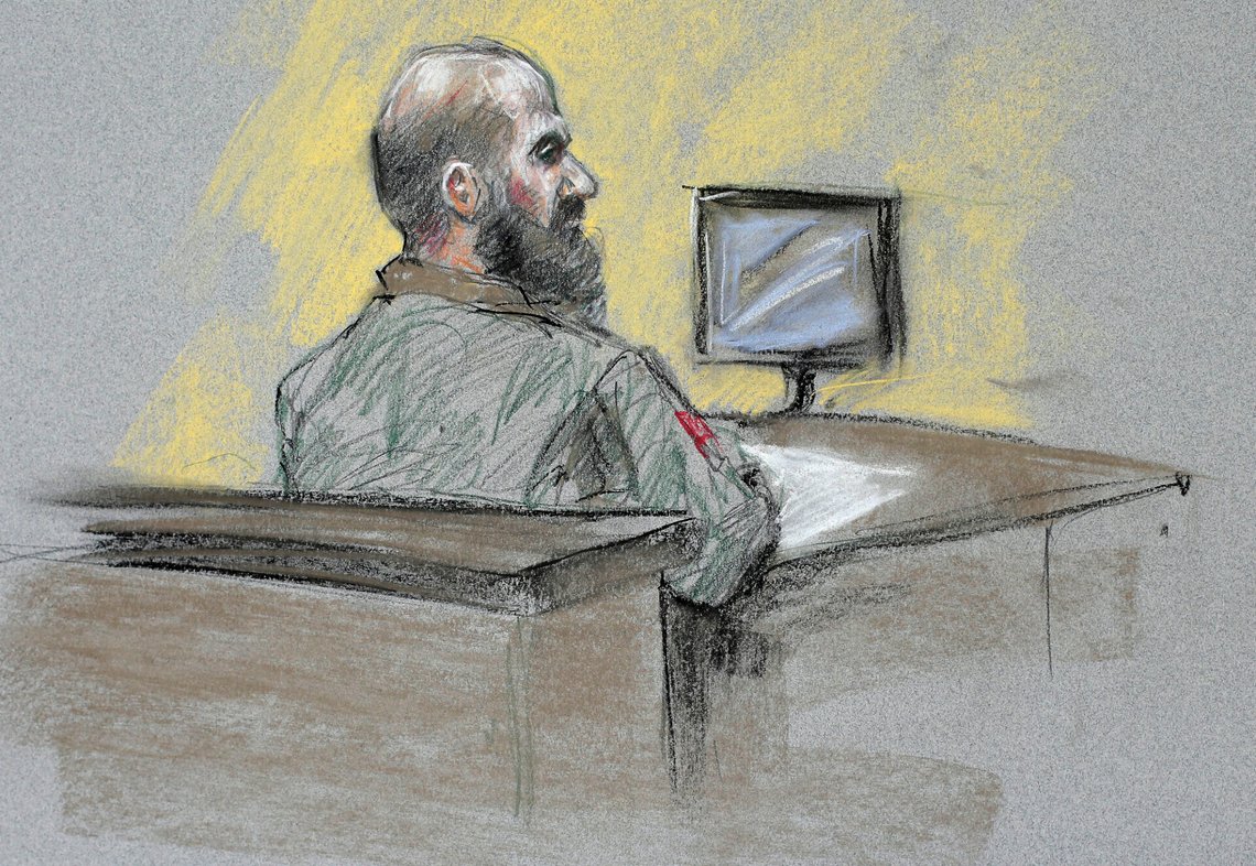 Major Nidal Hasan under straffeutmålingen i rettssaken mot ham ved Lawrence William Judicial Center i Fort Hood i Texas 28. august 2013. En militærjury dømte Hasan til døden for masseskytingen på Fort Hood i 2009. Tegning: Brigitte Woosley AP / NTB Major Nidal Hasan under straffeutmålingen i rettssaken mot ham ved Lawrence William Judicial Center i Fort Hood i Texas 28. august 2013. En militærjury dømte Hasan til døden for masseskytingen på Fort Hood i 2009. Tegning: Brigitte Woosley AP / NTB