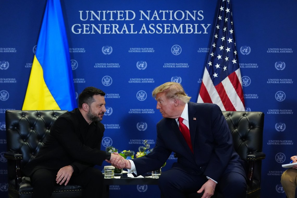 USAs president Donald Trump møtte Ukrainas president Volodymyr Zelenskyj under FNs generalforsamling, tirsdag 22. september 2026. Foto: Julia Demaree Nikhinson / AP / NTB USAs president Donald Trump møtte Ukrainas president Volodymyr Zelenskyj under FNs generalforsamling, tirsdag 22. september 2026. Foto: Julia Demaree Nikhinson / AP / NTB