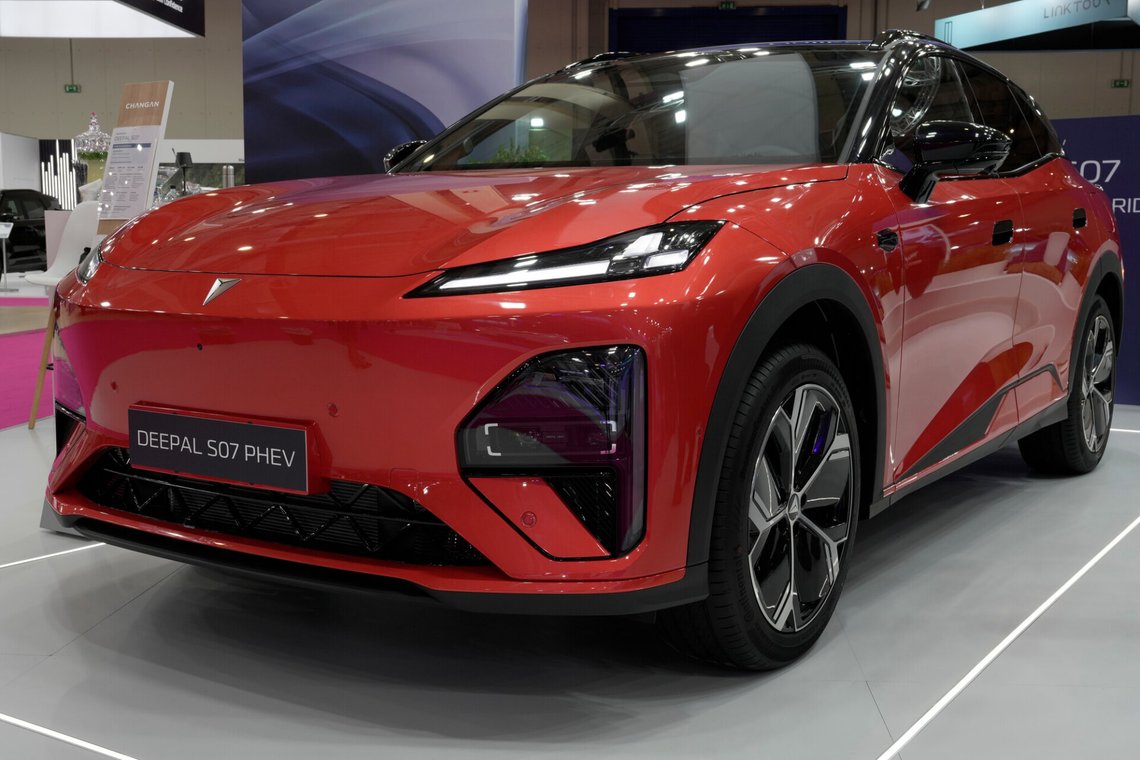 The Changan Deepal S07 Ultra Plug-in Hybrid is displayed during its European premiere at the Auto Athina Car Show in Athens, Greece, Friday, Oct. 2, 2026. (AP Photo/Thanassis Stavrakis) The Changan Deepal S07 Ultra Plug-in Hybrid is displayed during its European premiere at the Auto Athina Car Show in Athens, Greece, Friday, Oct. 2, 2026. (AP Photo/Thanassis Stavrakis)