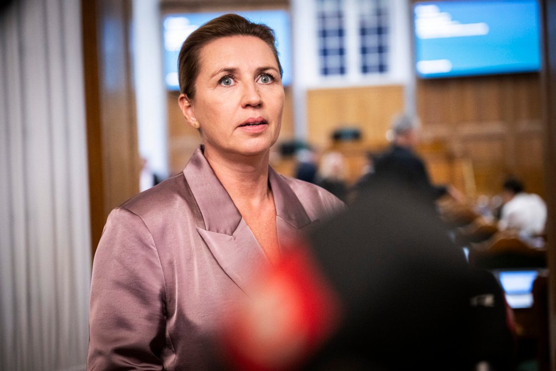 Danmarks statsminister Mette Frederiksen svarer på spørsmål etter åpningsdebatten i Folketinget på Christiansborg slott i København torsdag 8. oktober 2026. (Foto: Nils Meilvang/Scanpix 2026) Danmarks statsminister Mette Frederiksen svarer på spørsmål etter åpningsdebatten i Folketinget på Christiansborg slott i København torsdag 8. oktober 2026. (Foto: Nils Meilvang/Scanpix 2026)