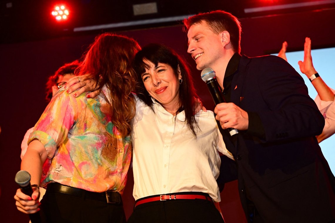 Die Linkes toppkandidat Elif Eralp feirer valgresultatet i Berlin, søndag 20. september 2026. Foto: Sebastian Gollnow /dpa via AP/ NTB Die Linkes toppkandidat Elif Eralp feirer valgresultatet i Berlin, søndag 20. september 2026. Foto: Sebastian Gollnow /dpa via AP/ NTB