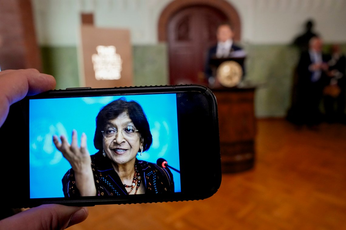 Oslo 20261009.
Nobelkomiteens leder, Jørgen Watne Frydnes, kunngjør at Navanethem "Navi" Pillay tildeles Nobels fredspris for 2026 på Nobelinstituttet.
Foto: Ole Berg-Rusten / NTB Oslo 20261009.
Nobelkomiteens leder, Jørgen Watne Frydnes, kunngjør at Navanethem "Navi" Pillay tildeles Nobels fredspris for 2026 på Nobelinstituttet.
Foto: Ole Berg-Rusten / NTB