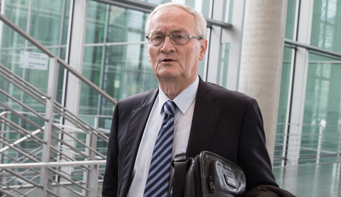 August Hanning i Forbundsdagen i Berlin den 2. oktober 2015. Foto: Michael Kappeler / DPA via AP / NTB. August Hanning i Forbundsdagen i Berlin den 2. oktober 2015. Foto: Michael Kappeler / DPA via AP / NTB.