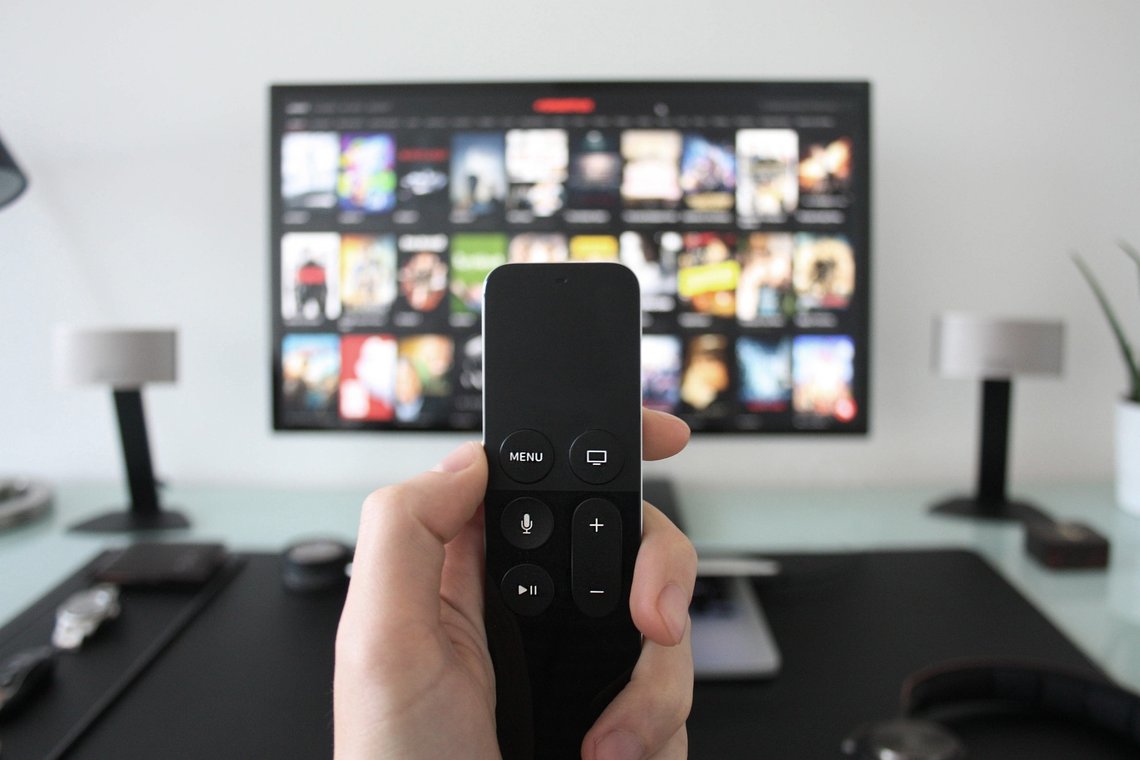 Britene må regne med å bruke litt ekstra tid på å alå på enheter som smart-TV, hvis Labour får gjennomslag for sitt nye Net Zero-tiltak. Foto: Pixabay Britene må regne med å bruke litt ekstra tid på å alå på enheter som smart-TV, hvis Labour får gjennomslag for sitt nye Net Zero-tiltak. Foto: Pixabay