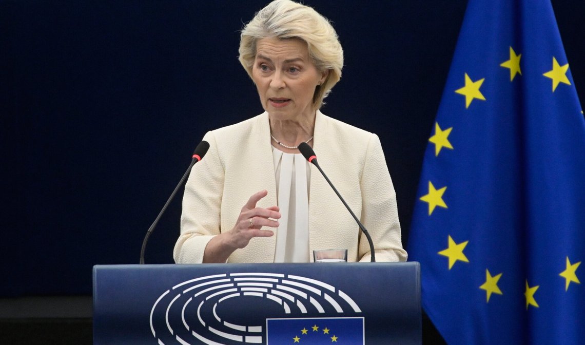 EU-kommisjonens president Ursula von der Leyen taler til EU-parlamentet i Strasbourg den 16. september 2026. Foto: Pascal Bastien / AP / NTB. EU-kommisjonens president Ursula von der Leyen taler til EU-parlamentet i Strasbourg den 16. september 2026. Foto: Pascal Bastien / AP / NTB.