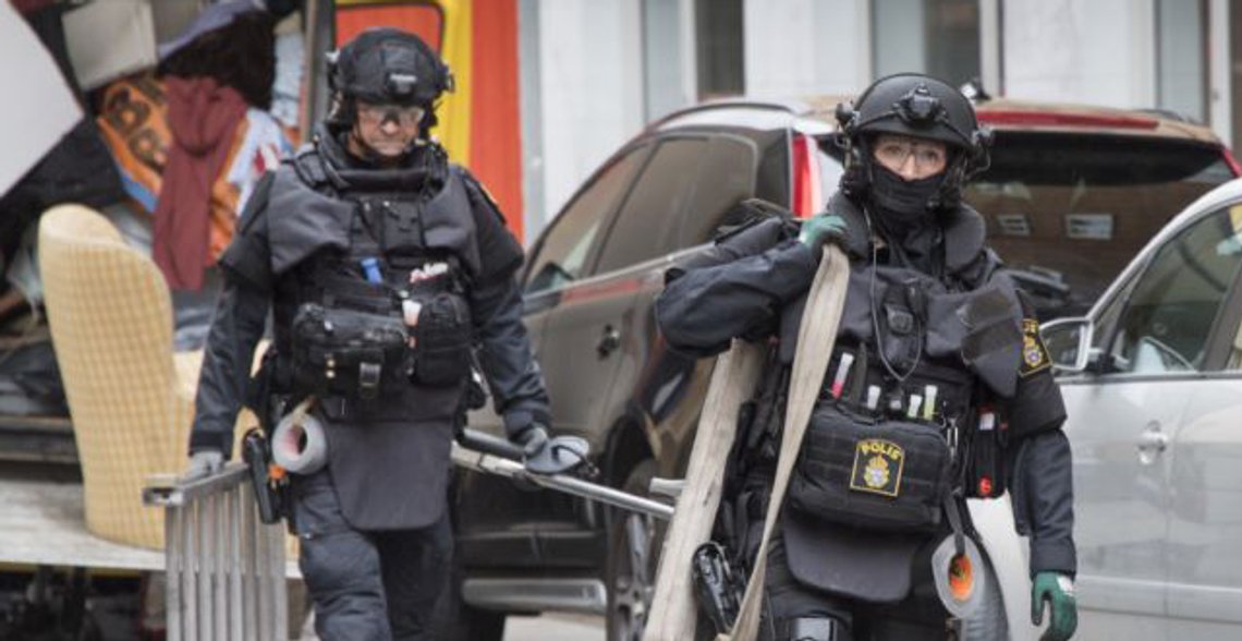 Bombtekniker
Foto: Polisen.se Bombtekniker
Foto: Polisen.se