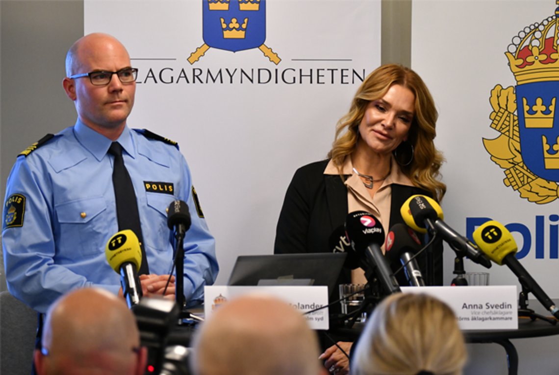 Lukas Molander, gruppchef på grova brott i polisområde Stockholm syd.
Anna Svedin, förundersökningsledare och vice chefsåklagare, Södertörns åklagarkammare.
Foto: Roger Sahlström Lukas Molander, gruppchef på grova brott i polisområde Stockholm syd.
Anna Svedin, förundersökningsledare och vice chefsåklagare, Södertörns åklagarkammare.
Foto: Roger Sahlström