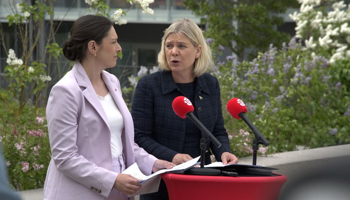 Teresa Carvalho och Magdalena Andersson pressträff i Rinkeby.
Foto: Roger Sahlström Teresa Carvalho och Magdalena Andersson pressträff i Rinkeby.
Foto: Roger Sahlström