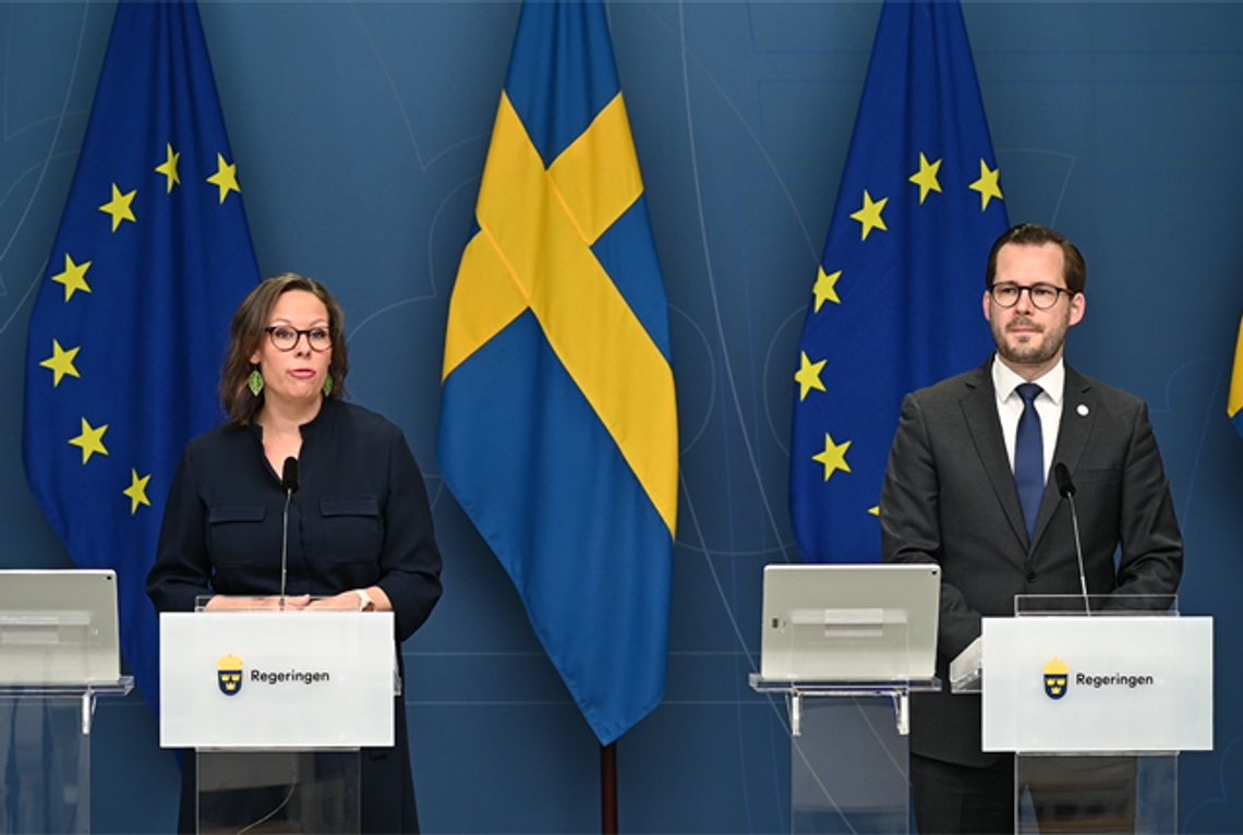 Maria Malmer Stenergard (M) och partisekreterare Mattias Bäckström Johansson (SD)
Foto: Roger Sahlström Maria Malmer Stenergard (M) och partisekreterare Mattias Bäckström Johansson (SD)
Foto: Roger Sahlström