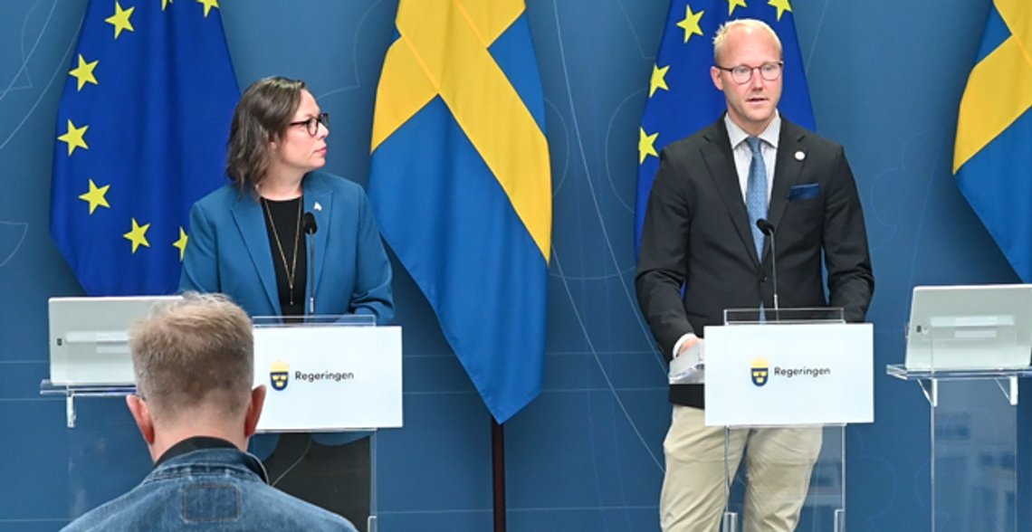 Migrationsminister Maria Malmer Stenergard (M) och Sverigedemokraternas migrationspolitiska talesperson, Ludvig Aspling (SD)
Foto: Roger Sahlström Migrationsminister Maria Malmer Stenergard (M) och Sverigedemokraternas migrationspolitiska talesperson, Ludvig Aspling (SD)
Foto: Roger Sahlström