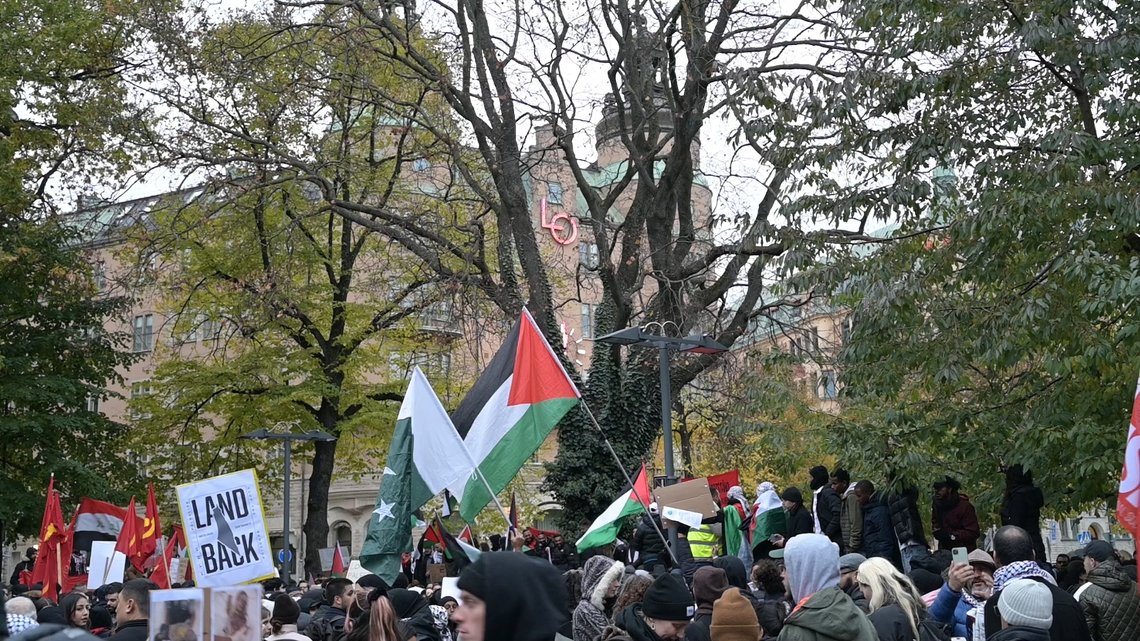 Demonstration för Palestina utanför LO-borgen i Stockholm
Foto: Roger Sahlström Demonstration för Palestina utanför LO-borgen i Stockholm
Foto: Roger Sahlström